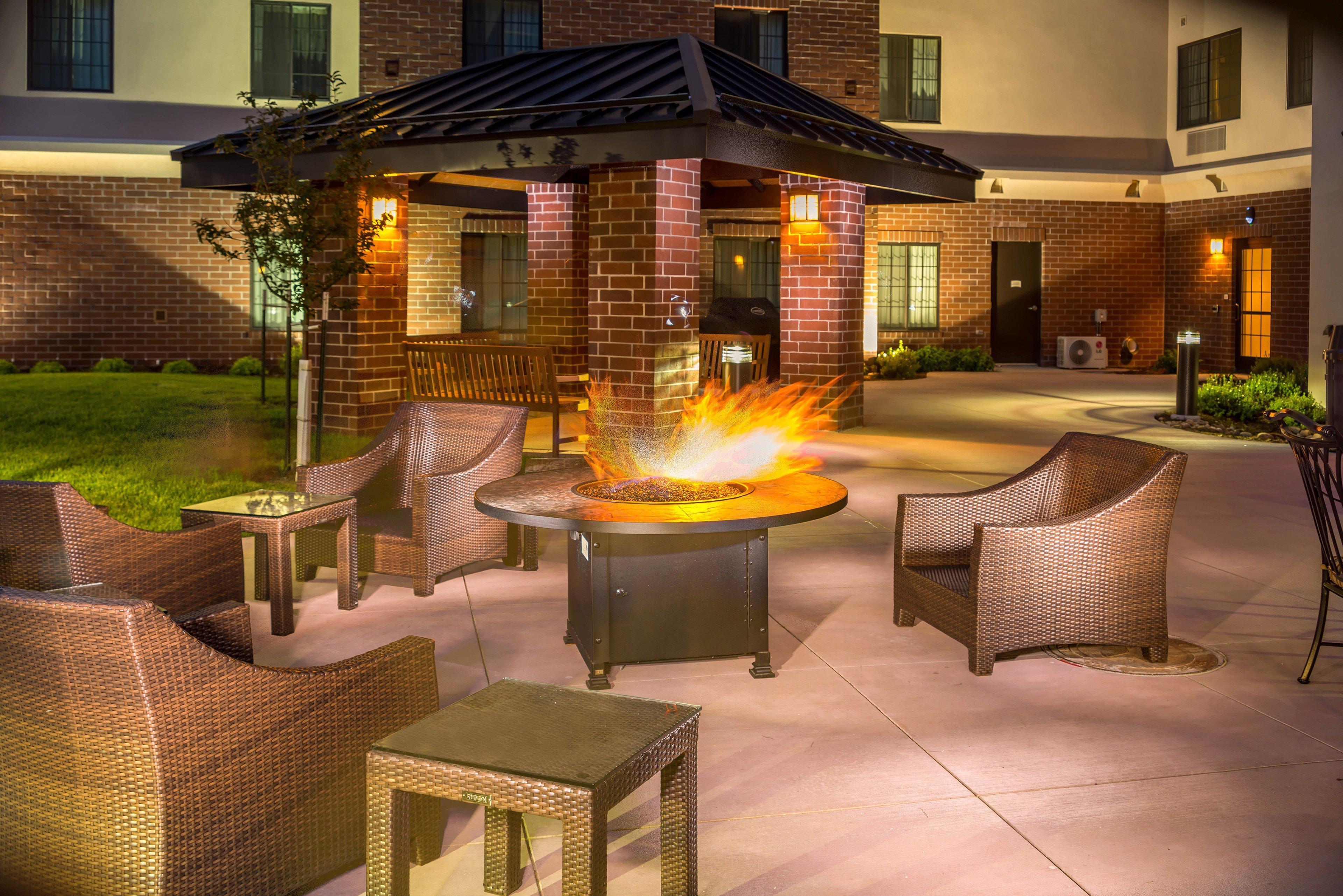 Staybridge Suites Denver - Central Park By Ihg מראה חיצוני תמונה