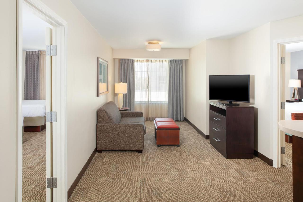 Staybridge Suites Denver - Central Park By Ihg מראה חיצוני תמונה