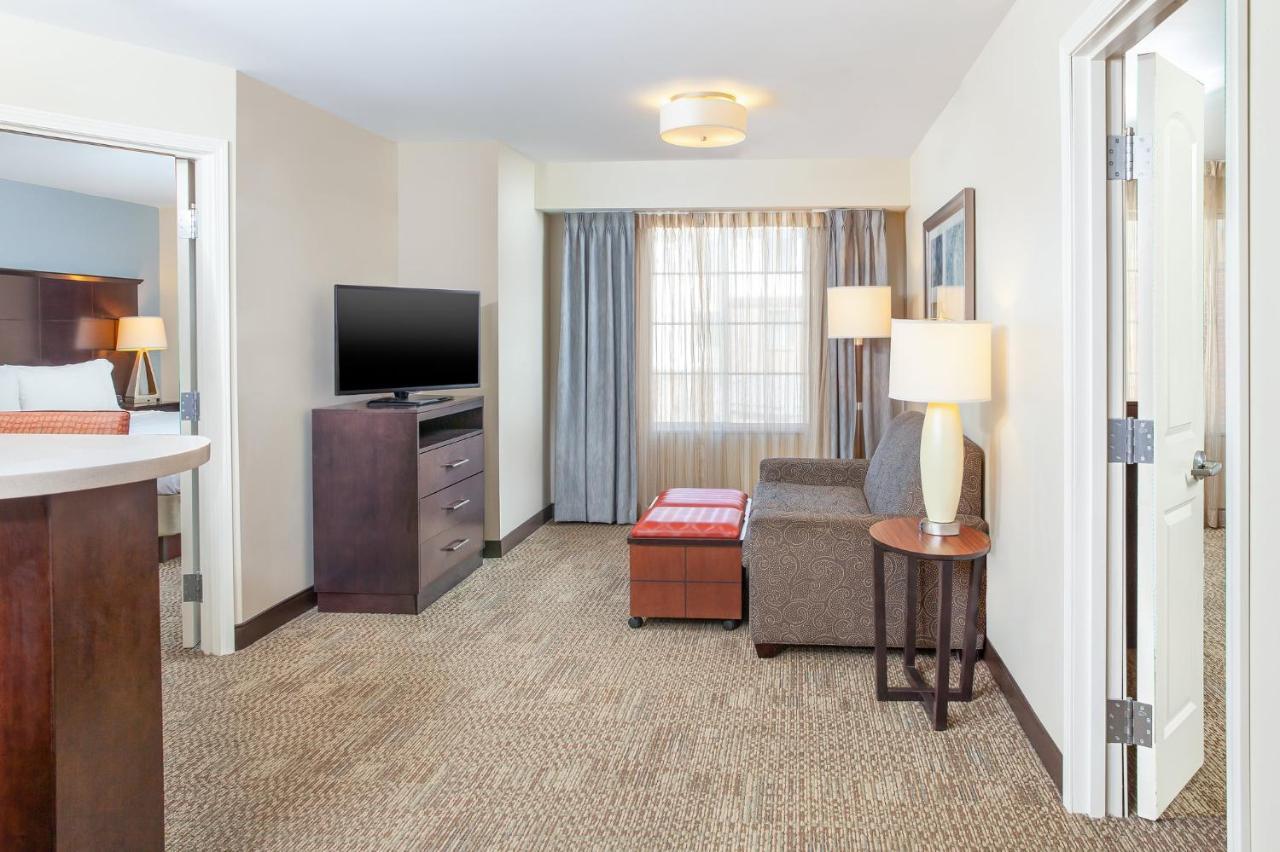 Staybridge Suites Denver - Central Park By Ihg מראה חיצוני תמונה