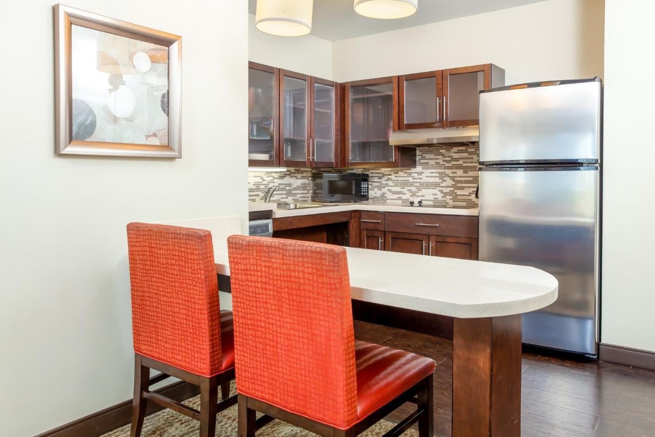 Staybridge Suites Denver - Central Park By Ihg מראה חיצוני תמונה