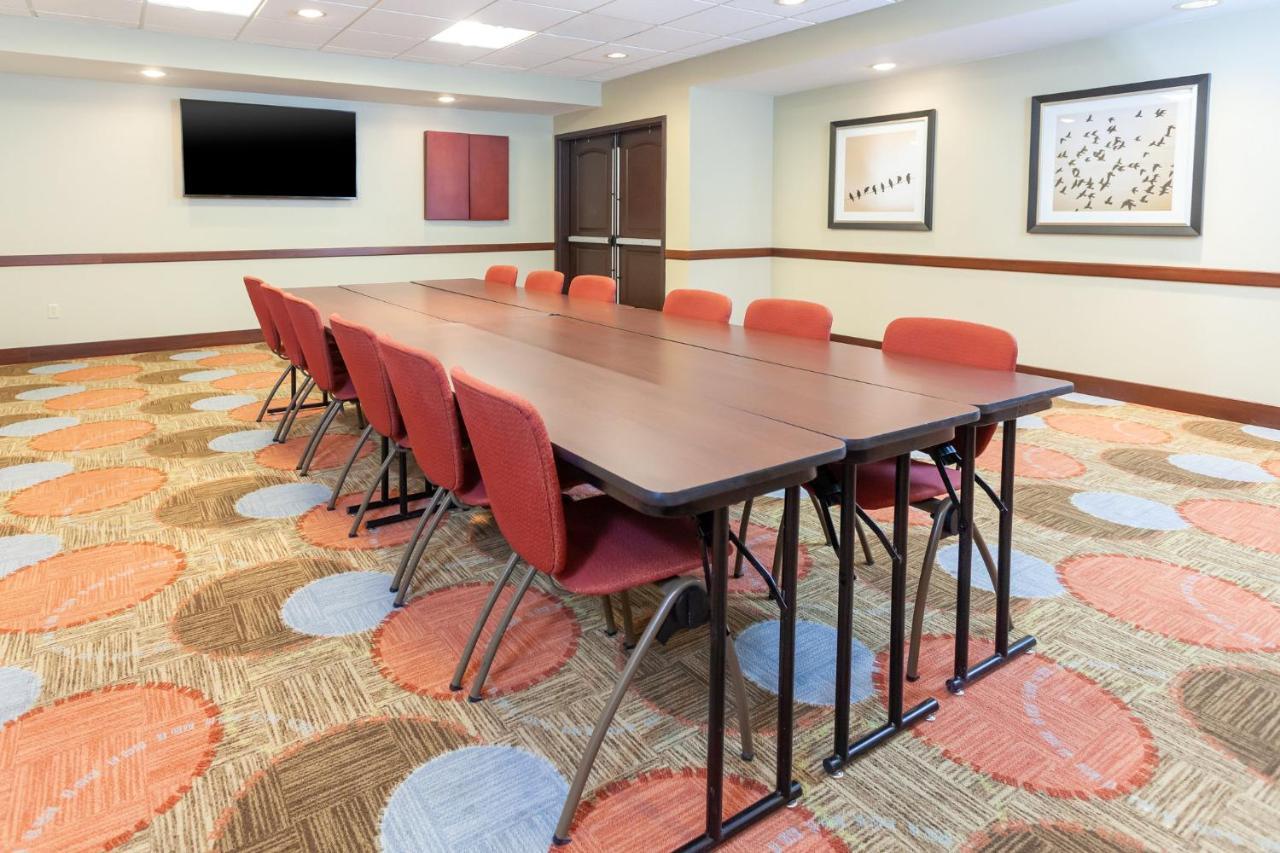 Staybridge Suites Denver - Central Park By Ihg מראה חיצוני תמונה