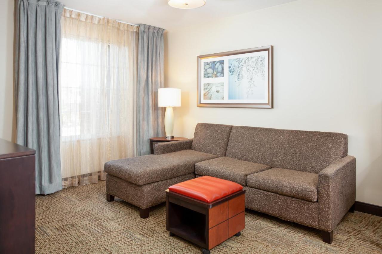 Staybridge Suites Denver - Central Park By Ihg מראה חיצוני תמונה