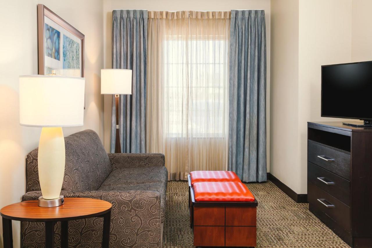 Staybridge Suites Denver - Central Park By Ihg מראה חיצוני תמונה