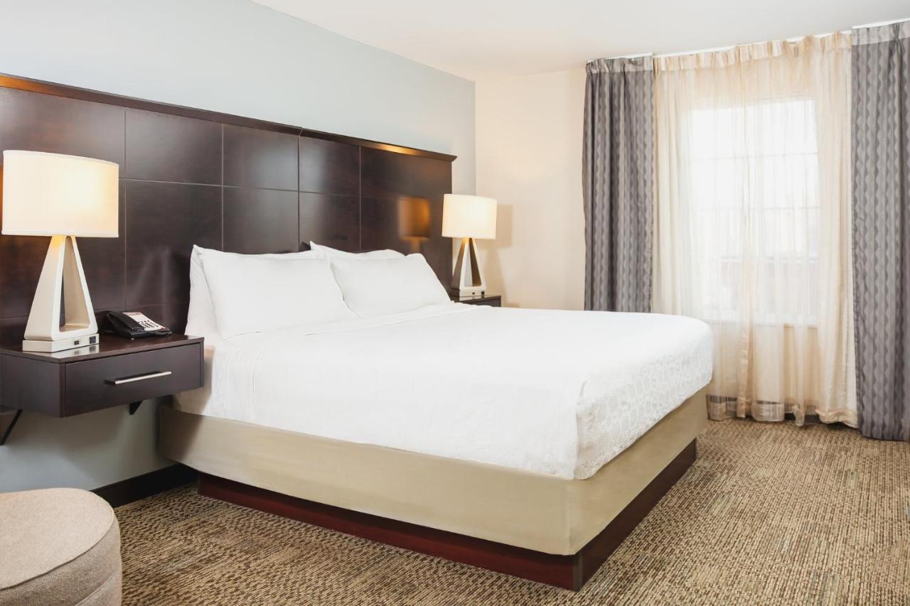 Staybridge Suites Denver - Central Park By Ihg מראה חיצוני תמונה