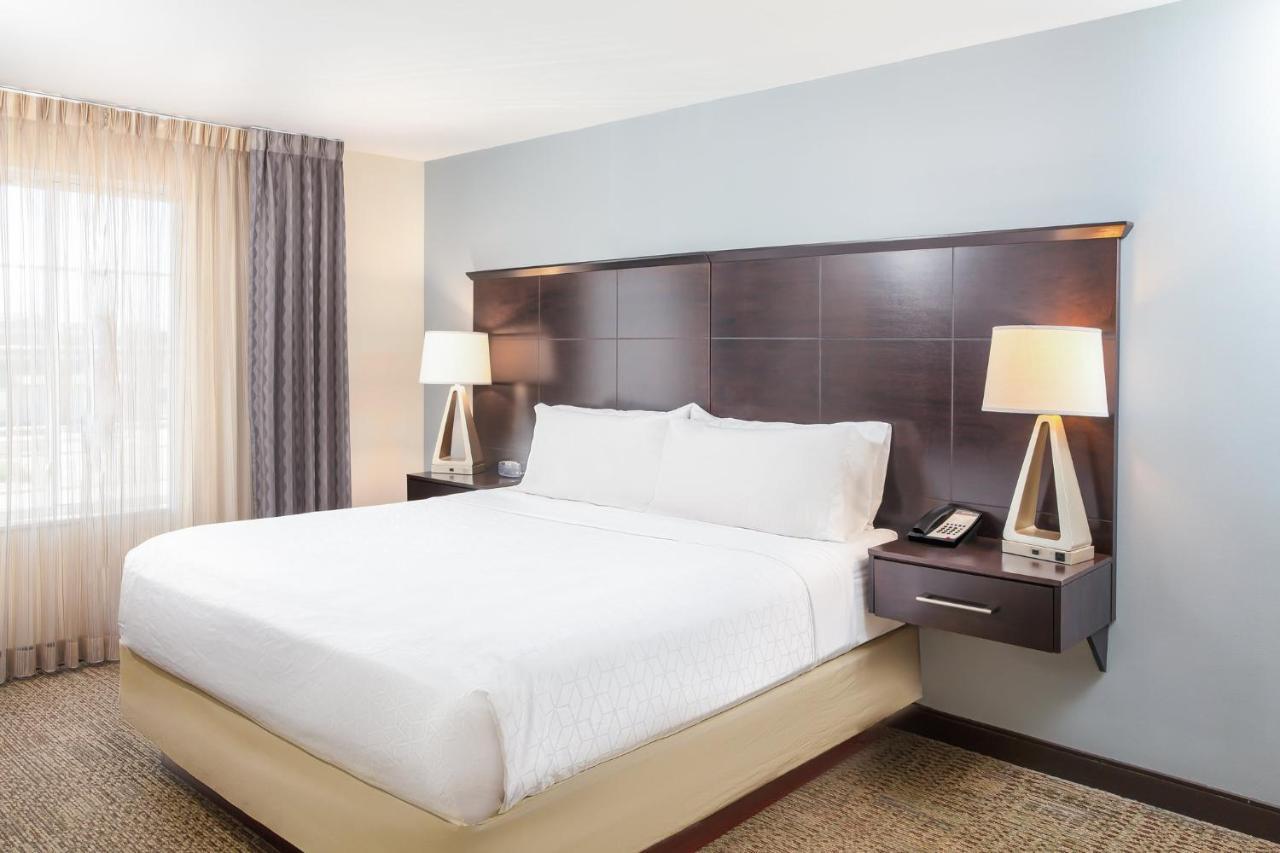 Staybridge Suites Denver - Central Park By Ihg מראה חיצוני תמונה