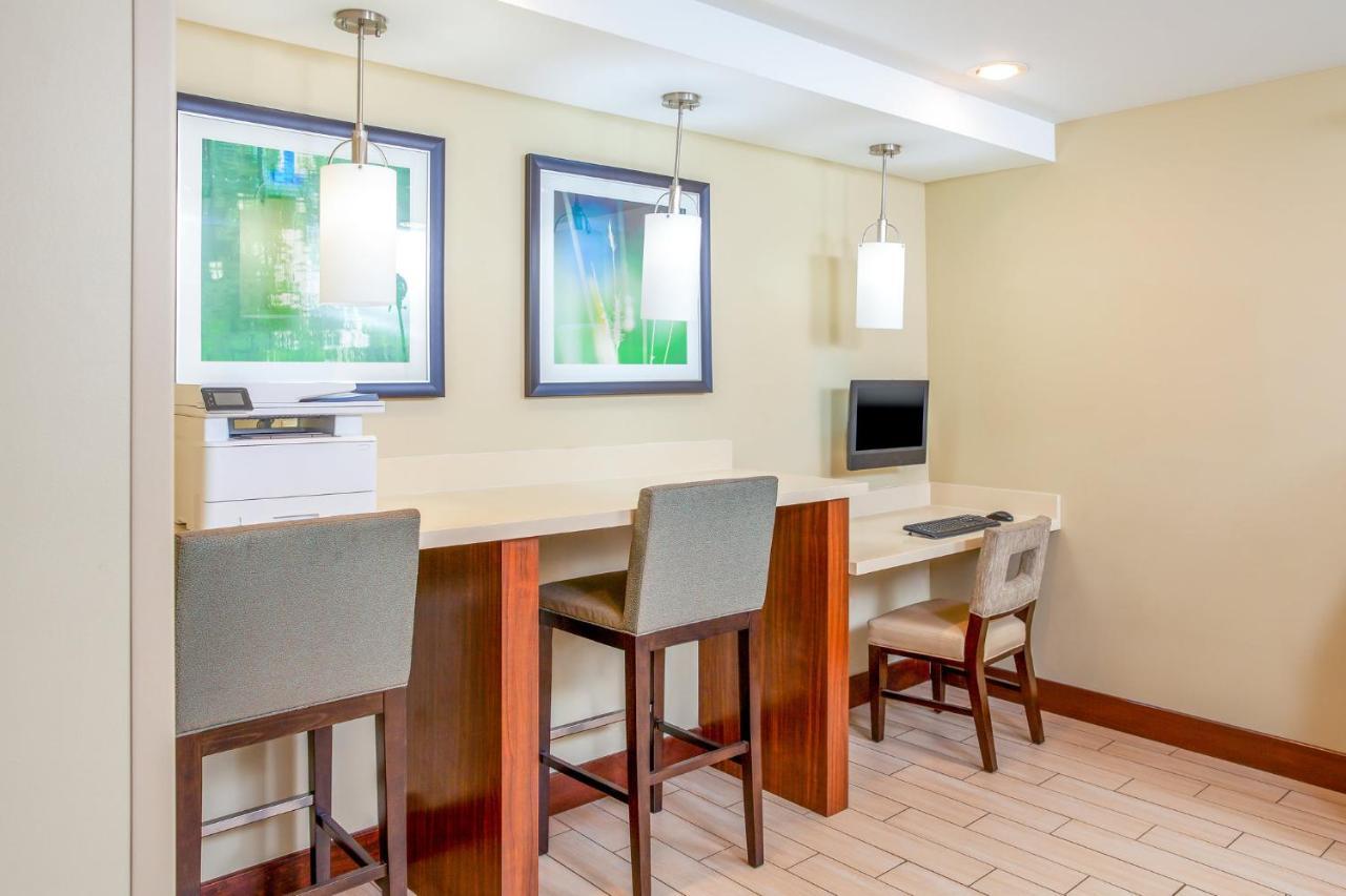Staybridge Suites Denver - Central Park By Ihg מראה חיצוני תמונה